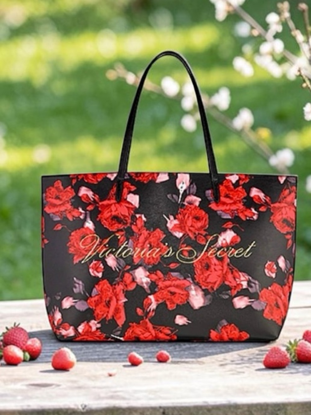 Victoria’s Secret 2019 red and black roses Faux leather tote NWT